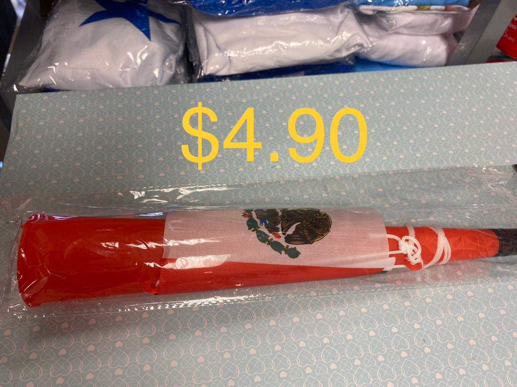 Horn with Mexican Flag - Trompeta con Bandera Mexicana