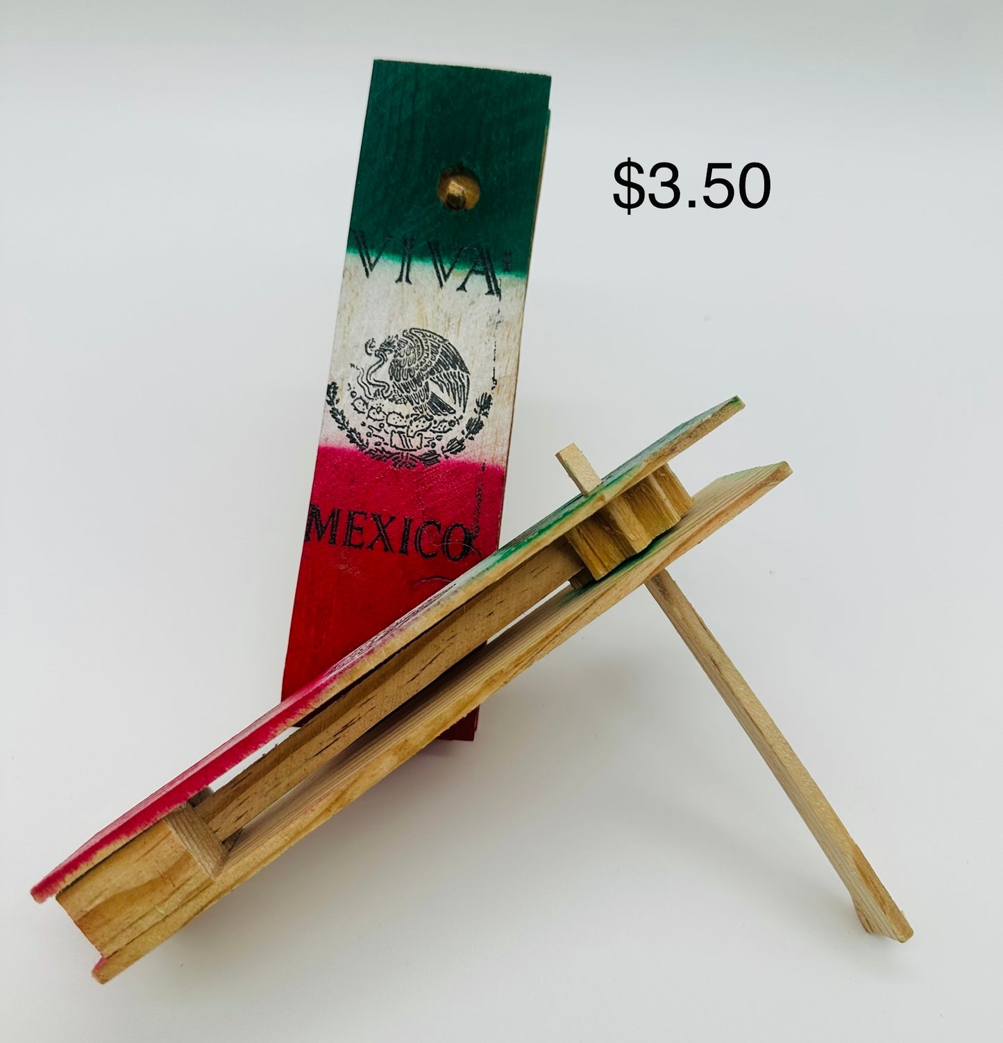 Wooden ratchet, economic with Mexican flag - Matraca de madera, económica con Bandera de México